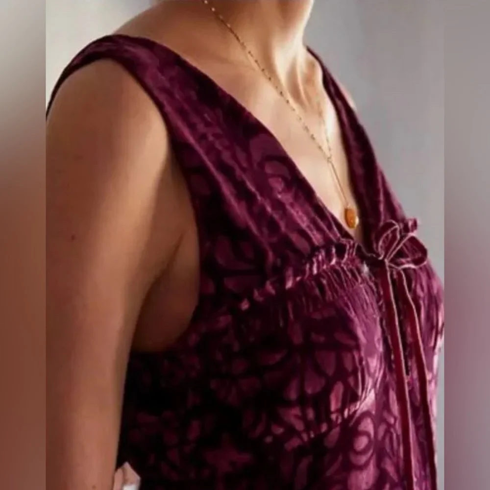By Anthropologie Lounge Floral V-Neck Velvet Midi Dress in Plum - Picture 3 of 12